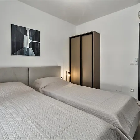 Valla Family And Apartment Funtana