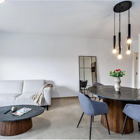 Valla Family And Apartment